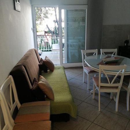 Apartments Kursan Seget Vranjica Exterior photo