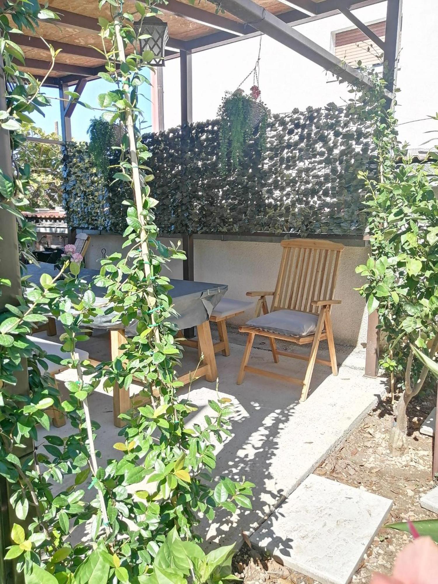 Apartments Kursan Seget Vranjica Exterior photo