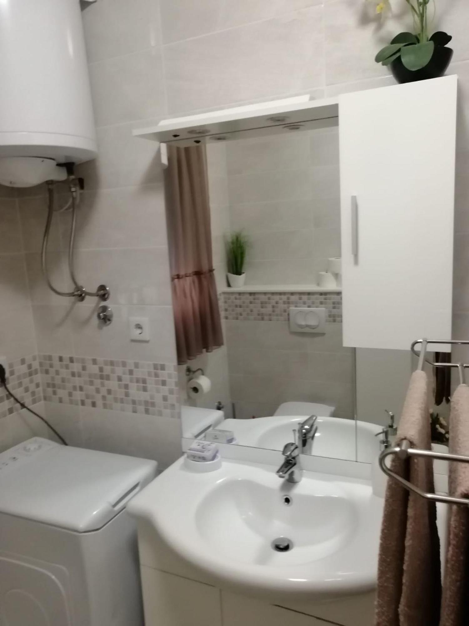 Apartments Kursan Seget Vranjica Exterior photo