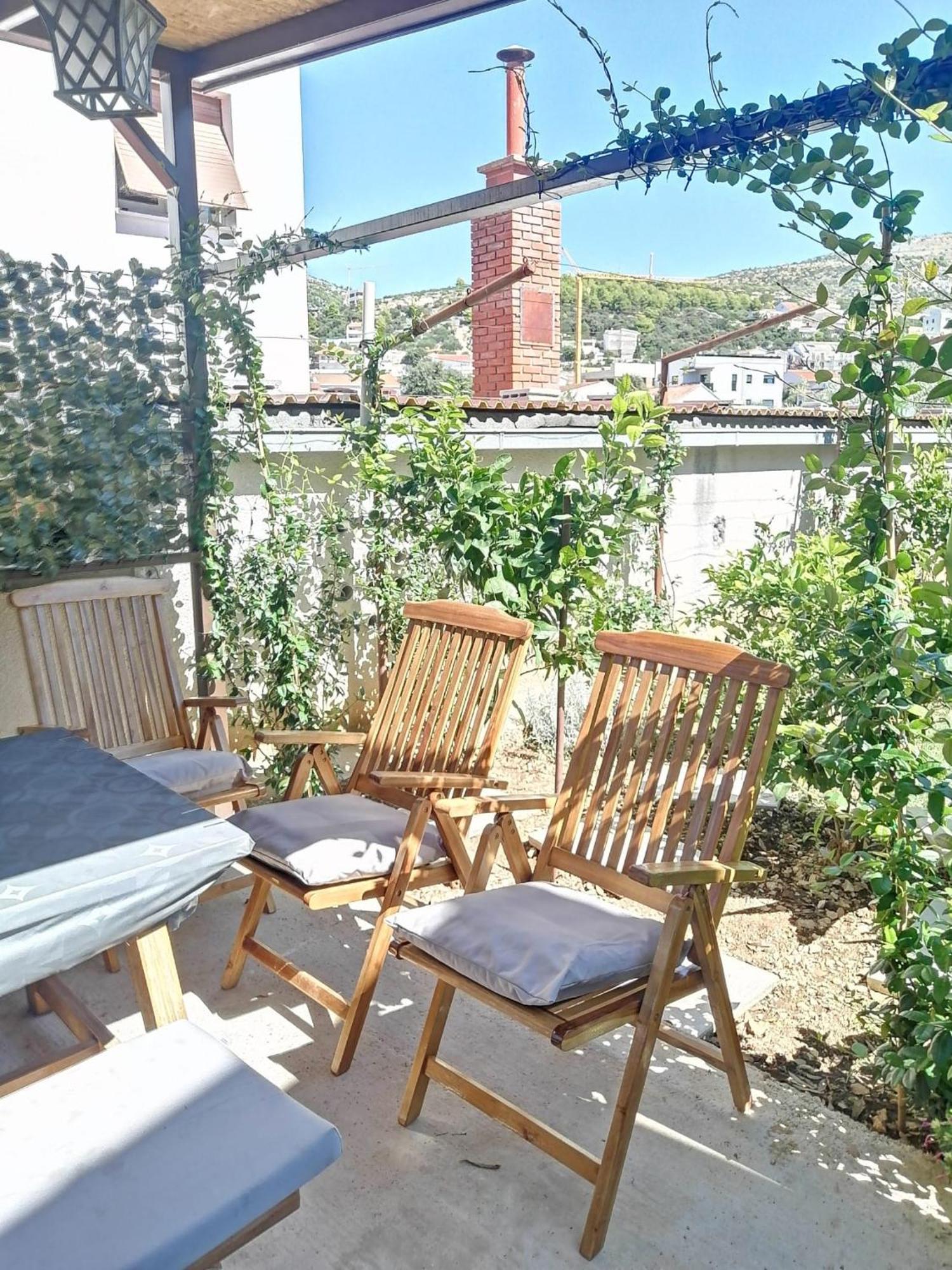 Apartments Kursan Seget Vranjica Exterior photo