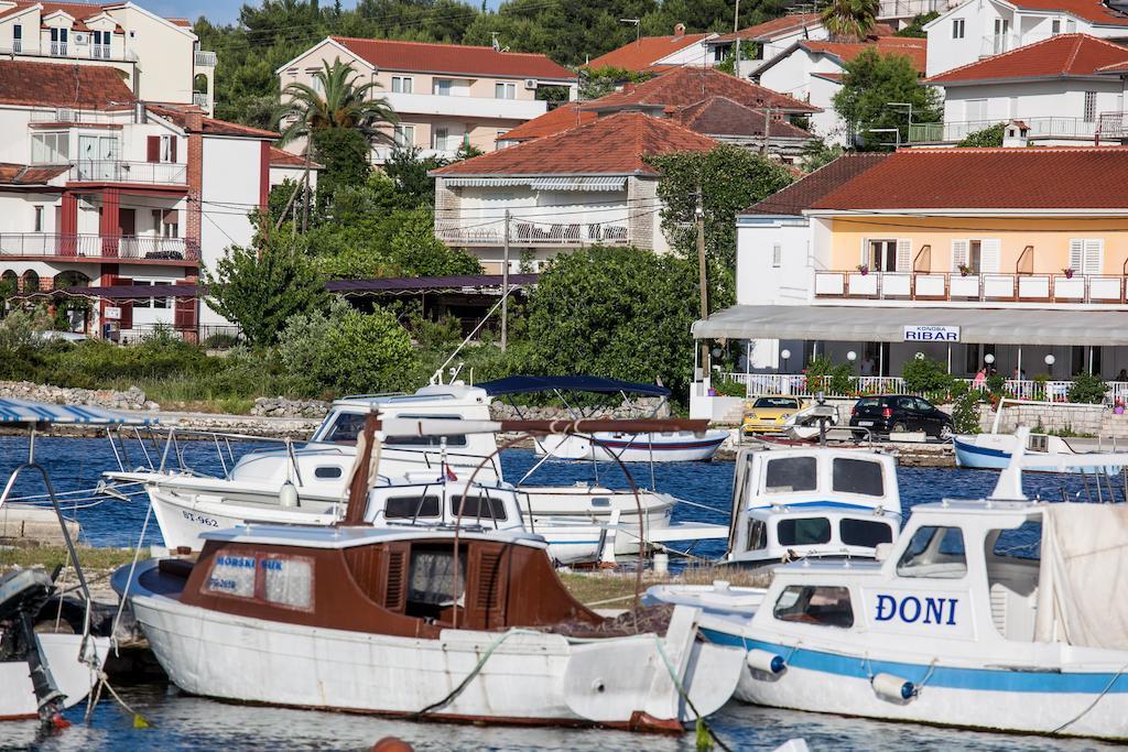 Apartments Kursan Seget Vranjica Exterior photo